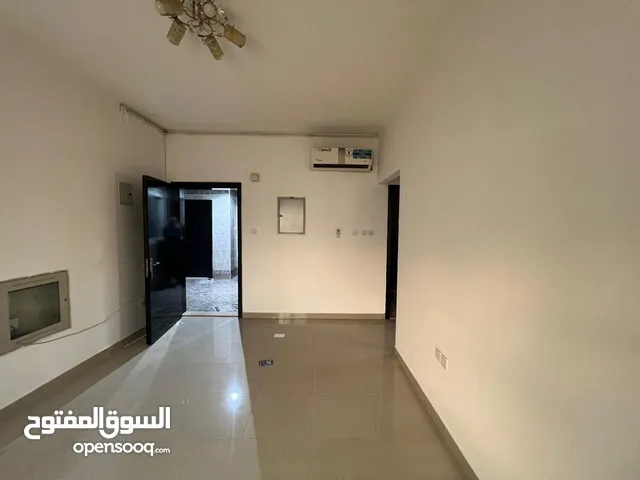 700 m2 1 Bedroom Apartments for Rent in Sharjah Al Butina