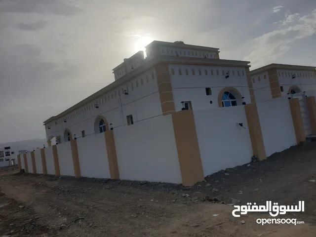 300 m2 More than 6 bedrooms Villa for Sale in Al Dhahirah Yunqul