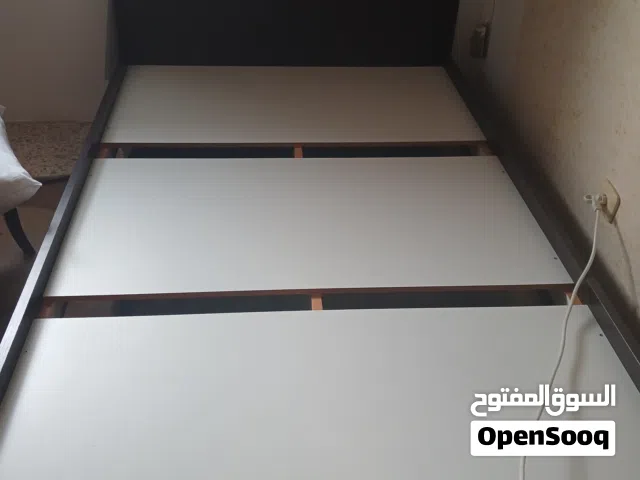 هيكل سرير. للبيع