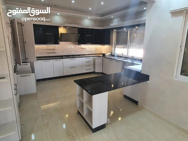 553 m2 More than 6 bedrooms Townhouse for Sale in Irbid Bushra