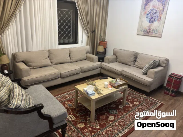 طقم كنب امريكي بحالة جيده جدا للبيع