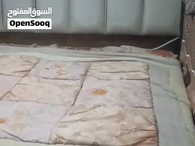 غرفة نوم وطقم كنب خشب ثقيل تفصيل بسعر حرق