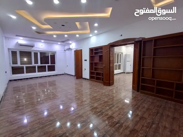 250 m2 More than 6 bedrooms Townhouse for Rent in Basra Other