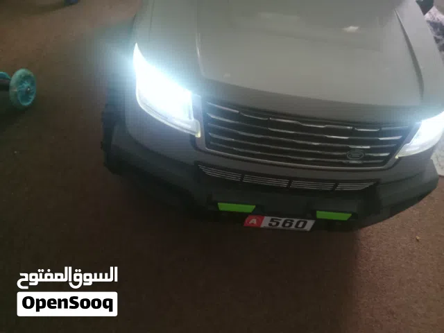 سياره اطفال شبه جديده معها ريموت فيها نظام  هزاز