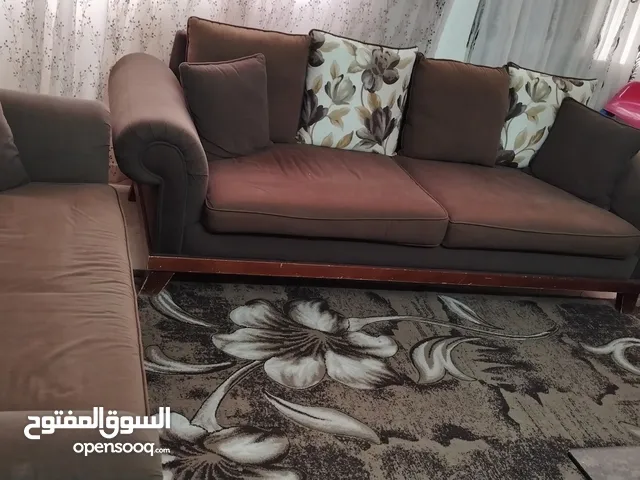 طقم كنب للبيع بحالة جيدة
