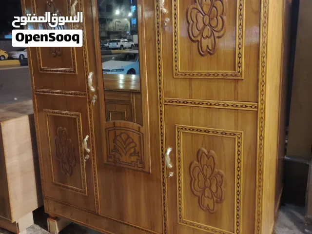 سلام عليكم كنتور 3باب بلوك القبق والفرش الوجه صاج ضغل وسط وقوي وكله جديد