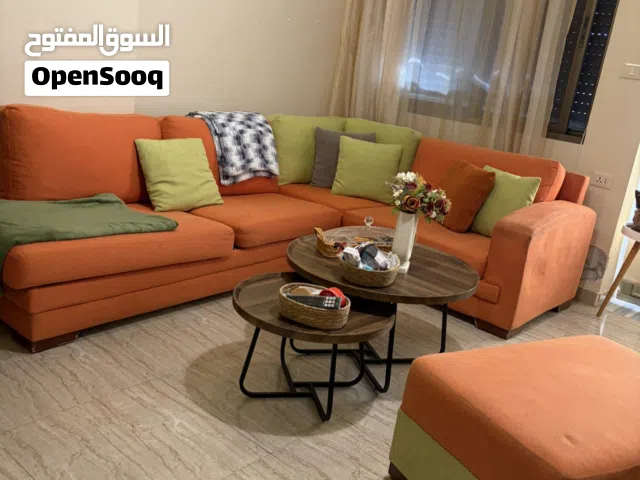 طقم كورنر حرف L مع طقم الطاولات + بنش خشب سويد + برداية