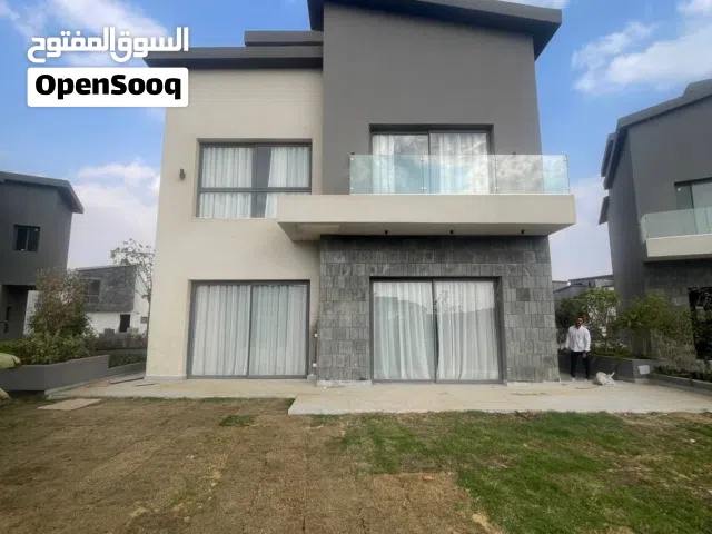 فيلا للبيع في كمبوند كامل الخدامات بقلب التجمع الخامس استلام فوري ب6,300,000