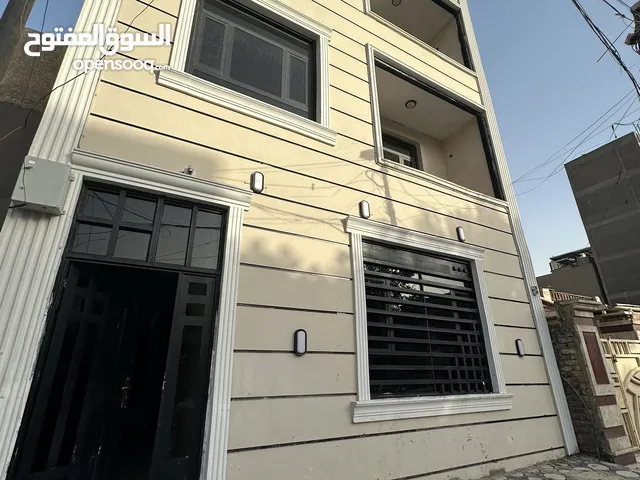 عمارة تجاريه تحتوي على 12 شقة