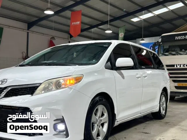 Used Toyota Sienna in Tripoli