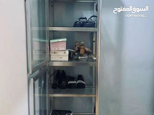 معارض بحجم كبير للبيع