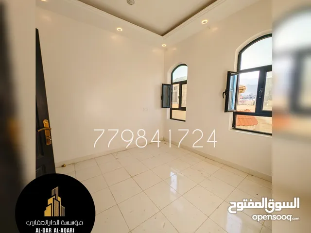 200 m2 4 Bedrooms Apartments for Rent in Sana'a Bayt Baws