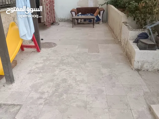 شقة حديثة قرب مستشفى الجامعة للايجار من المالك