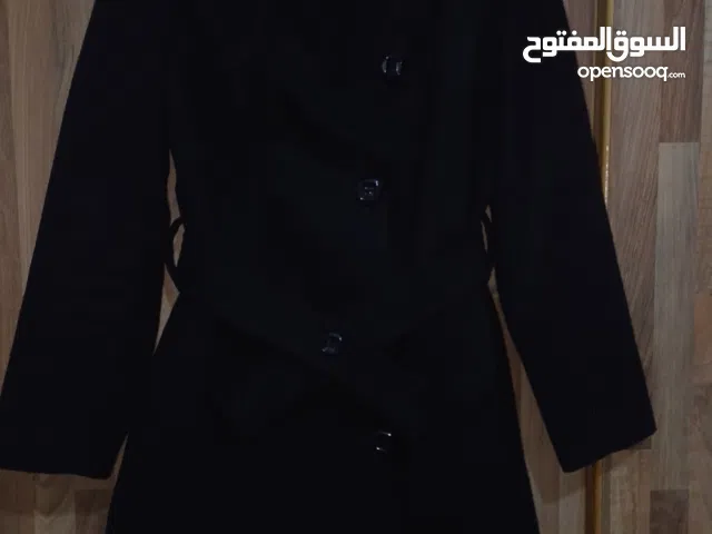 جاكيت جوخ انجليزي اصلي لون اسود مبطن دافئ  موديل ستاتي جديد غير مستعمل مقاس 44 مناسب للجامعة والشغل