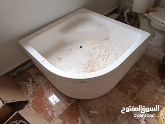 حوض استحمام مثلث استعمال خفيف