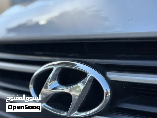 2018 هيونداي افانتي Limited