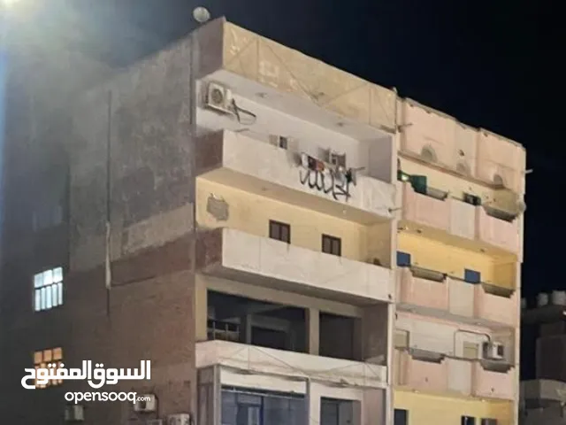 عمارة للبيع بالغردقة شارع النصر بجوار البنك الاهلى وعلى شارع رئيسى