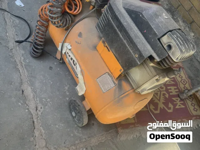 كمبريسر انجيكو 50 لتر شغال يحتاجله مسدس والكمبريسر الثاني متروك مكاني بصره