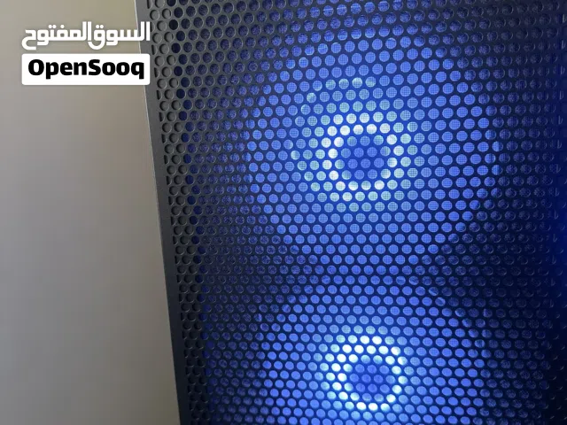 ألعاب PC  مع شاشة