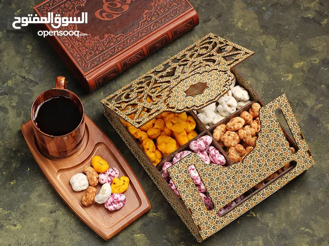 الحلاوة والحلويات الإيرانية اللذيذة والهدايا التذكارية من أرومية