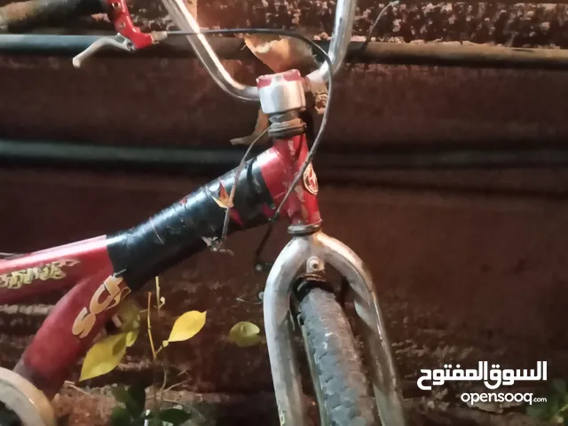 دراجه هوائيه عدد 2 مستعمل بحاجه صيانه الاطارات وكما بالصور