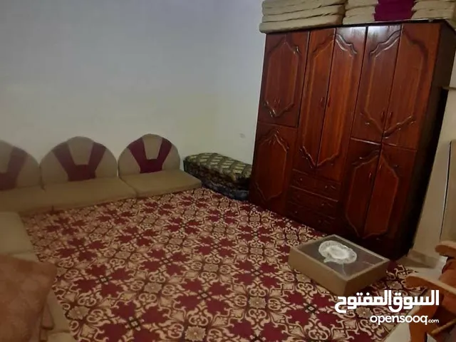 استراحة بسيرتي خلف جامع الامام قالون بعد جامع القدس الجديد بسيرتي