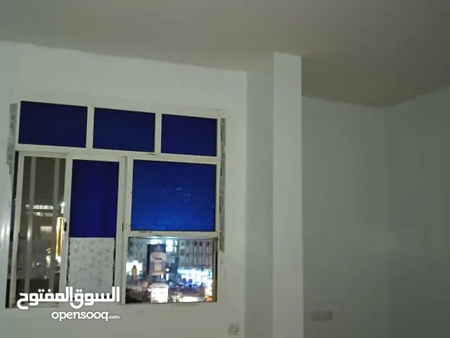 176 m2 5 Bedrooms Apartments for Sale in Aden Other