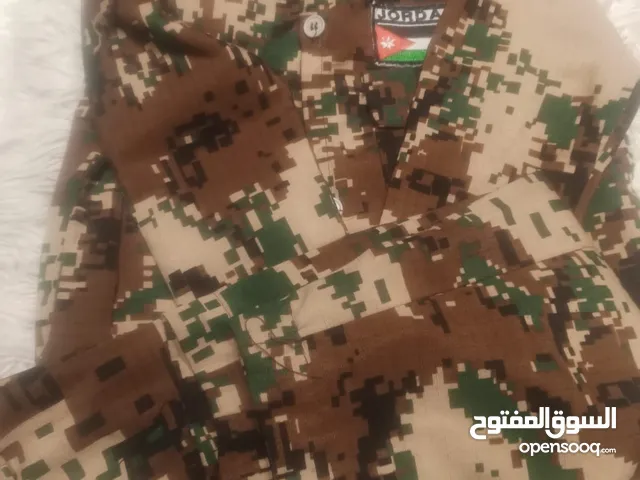 ملابس بناتي