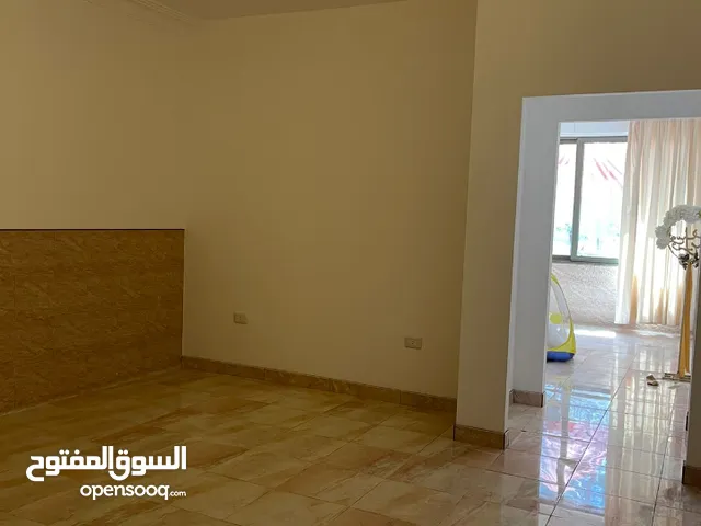 شقه فارغه للايجار - 2 غرف نوم + طابق ارضي 250 شهري