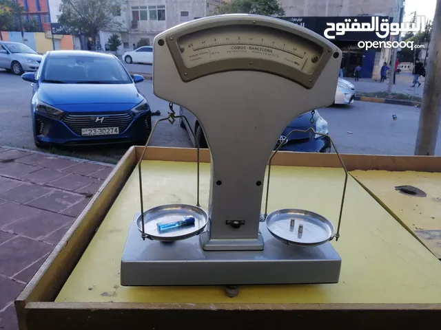 ميزان دقيق كفات الماني قديم وثقيل