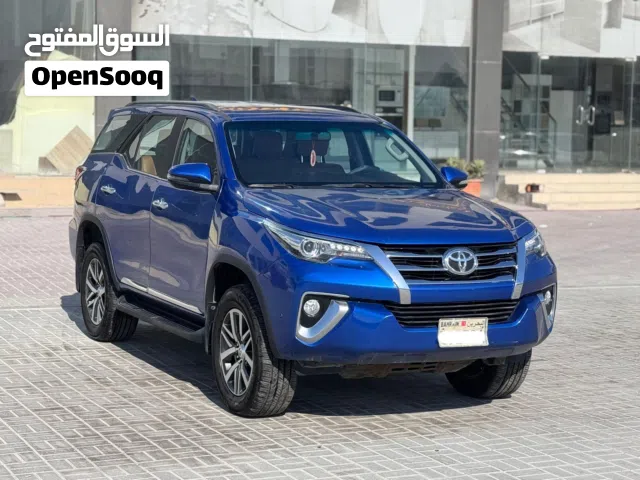 Toyota Fortuner SR5 / 2016 (Blue) Mileage: 202650 Km, Mid Option: Alloy Wheel, Camera, Sensors, Blu