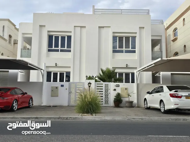 439 m2 5 Bedrooms Villa for Sale in Muscat Ghubrah