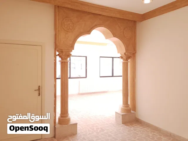 شقة فارغة شميساني للايجار