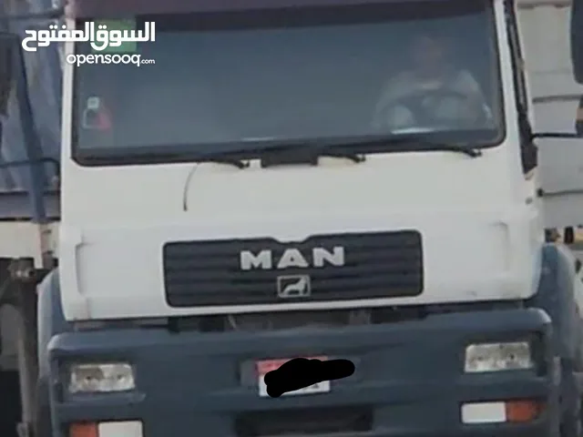 Tractor Unit Man 2011 in Abu Dhabi