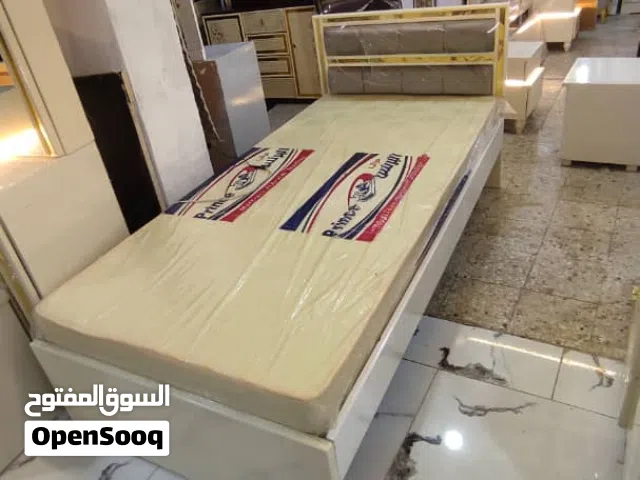 سرير نفر انيق للبيع