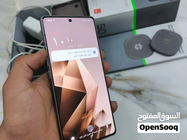 انفنكس نوت 50 برو ذاكره 256 كارتونه والشاحن لاسلكي