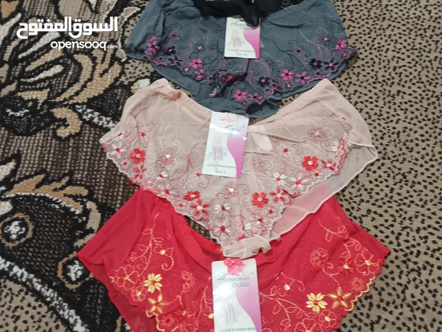 ملابس اطفال ودواخل نسائية وأطفال