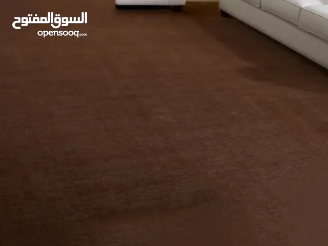 موكيته فاخره سعودي لون بني فاتح  للبيع  الطول 4/4 بسعر مغري مع موكيته خمري قياس 3/2 مع ممرات 2