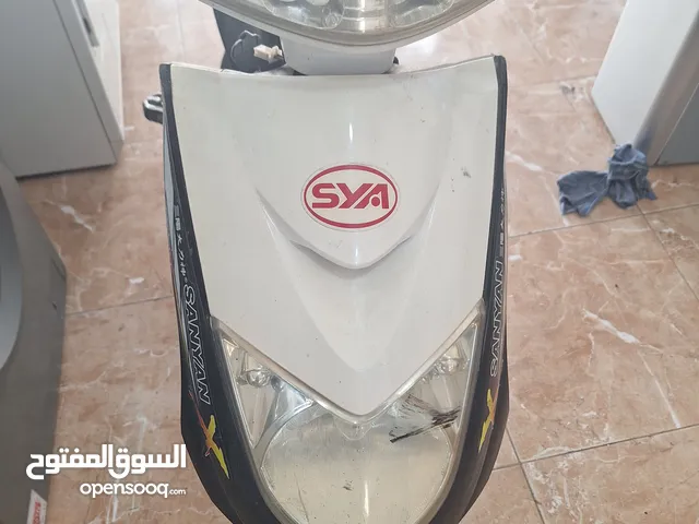 دراجه كهربائيه شحن 6بطاريات جداد مع شاحن جديد تقطع بالشحنه 30كيلو شغاله