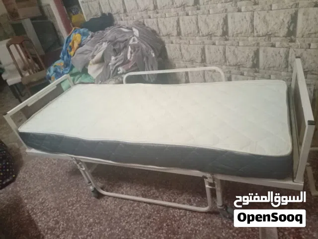 سرير طبي اربع حركات للبيع