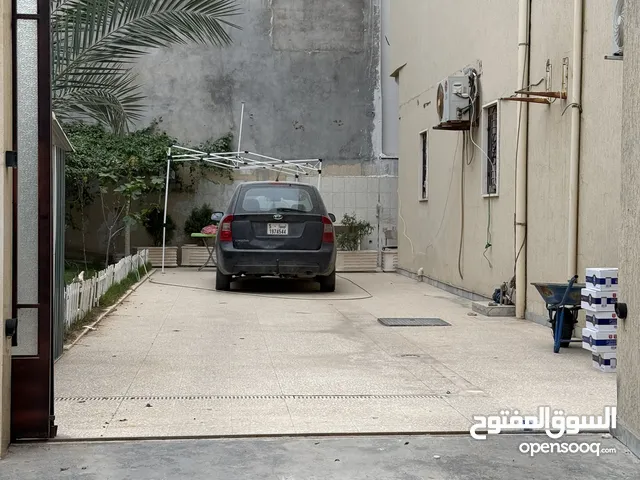300 m2 More than 6 bedrooms Villa for Rent in Tripoli Al-Hashan