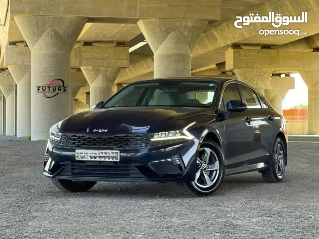 Sedan Kia in Hawally