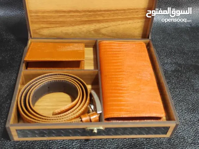 طقم رجالي جلدي