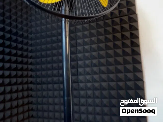 مروحة شحن عمودية من كويا تقنية تحكم ريمونت ذكية وأداء جبار بـ 5 ريش عند تشغيلها على سرعة منخفضة تستم