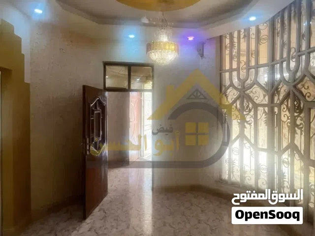 300 m2 4 Bedrooms Townhouse for Rent in Basra Al-Akawat