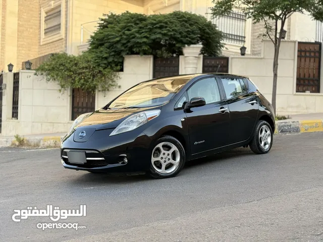 نيسان ليف موديل 2012 فل فل بطاريه 12 بار 40 كيلو واط