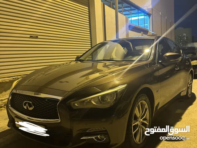 Infiniti Q50 2.0 Turbo - 2015