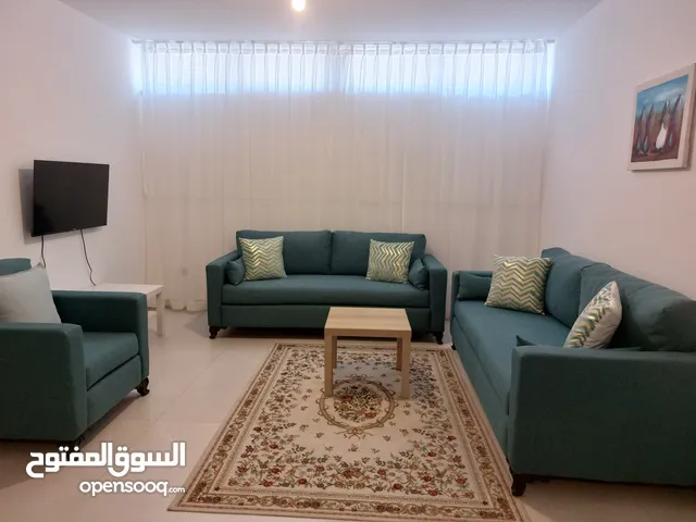 اثاث كامل ايكيا و غيرها و اجهزه كهربائية, شبه جديده للبيع - استعمال 3 أشهر فقط -