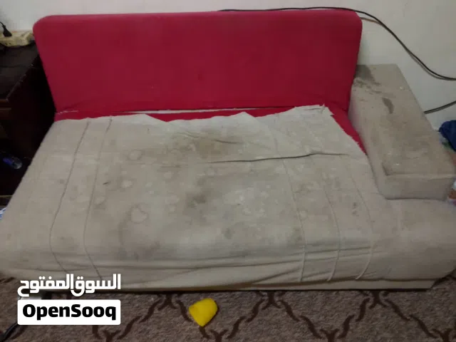 صالون قطتين يتغير الى سرير