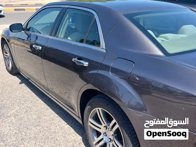 2014 كرايسلر 300 300S v8